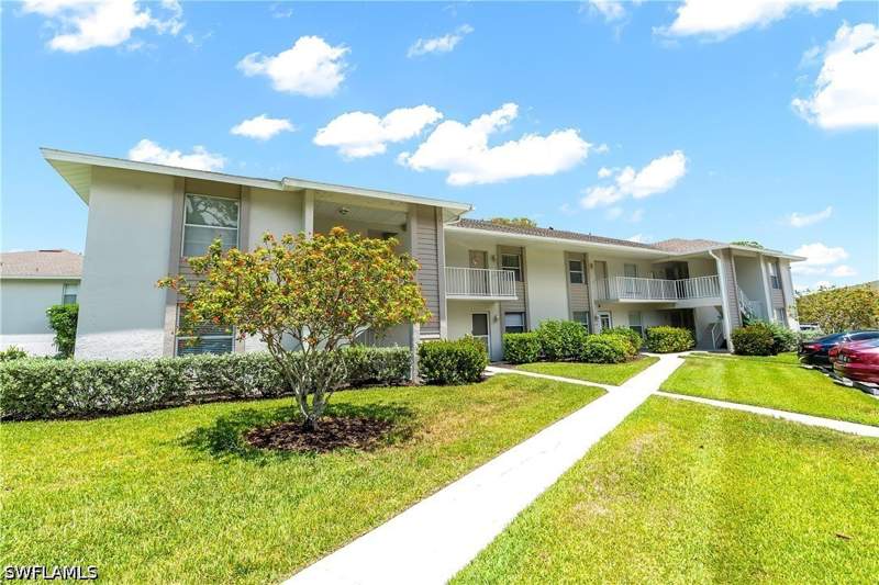 2 bedroom Condominium at 1330 Derbyshire Ct E203, Canterbury Village, Naples — photo 3