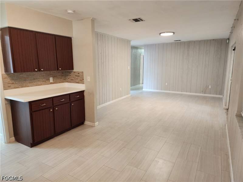 4 bedroom SingleFamilyResidence at 111 E Sugarland Cir, Clewiston, Clewiston — photo 4