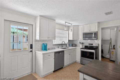 559 105th Ave N, Naples FL - photo 15 of 25