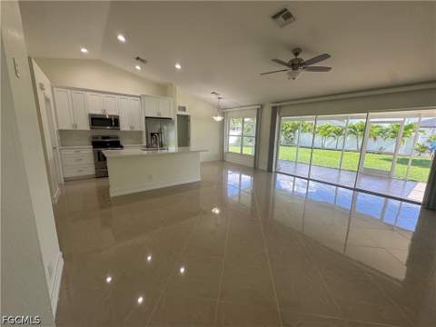 1626 Four Mile Cove Pkwy, Cape Coral FL - photo 7 of 37