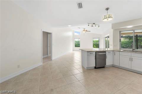 10340 Regent Cir, Naples FL - photo 13 of 34