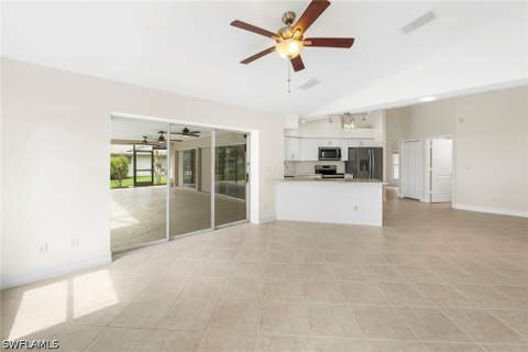 10340 Regent Cir, Naples FL - photo 17 of 34