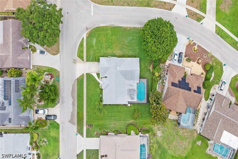 3 bedroom SingleFamilyResidence at 10340 Regent Cir, Regent Park, Naples — photo 4