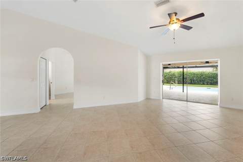 10340 Regent Cir, Naples FL - photo 8 of 34