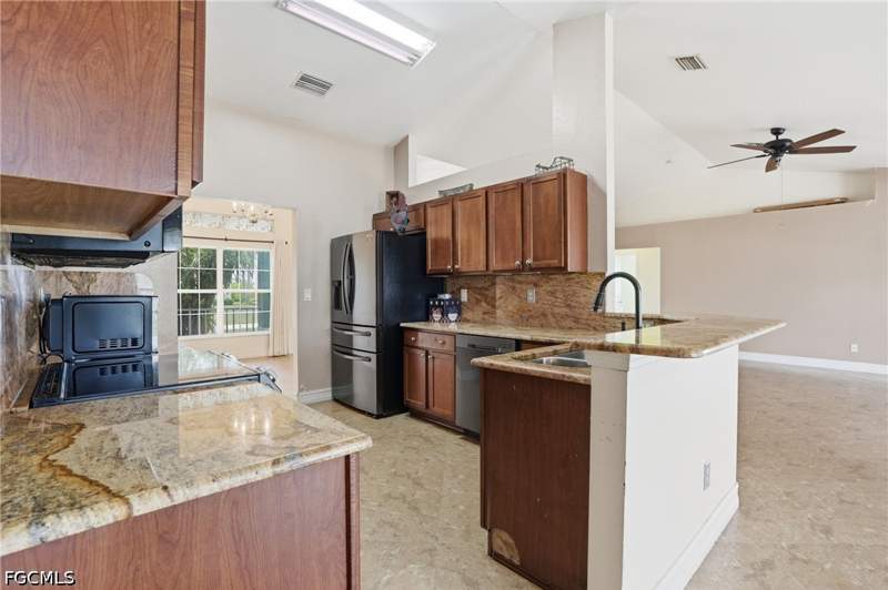 4 bedroom SingleFamilyResidence at 4129 NE 14th Pl, Cape Coral, Cape Coral — photo 5