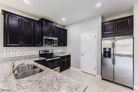 4093 Wilmont Pl, Fort Myers FL - photo 15 of 50