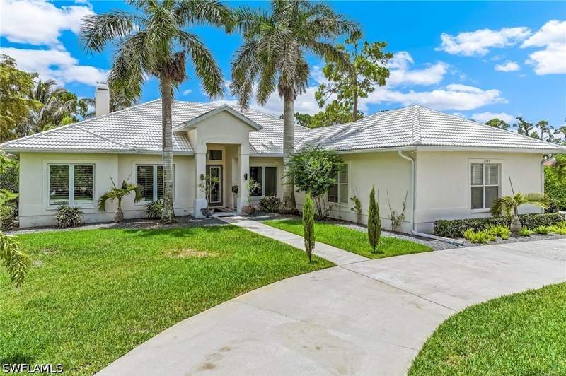 3 bedroom SingleFamilyResidence at 2205 Noble Ct, Imperial Golf Estates, Naples — photo 2