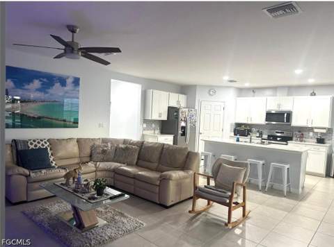 932 SW 7th Ave, Cape Coral FL - photo 7 of 16