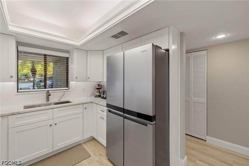 2 bedroom Condominium at 4396 Bowsprit Ct 1B, Windjammer Village At The Land, Fort Myers — photo 4