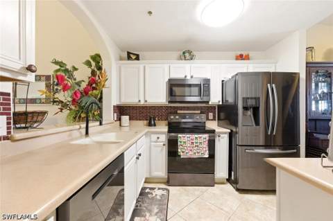 6828 Sterling Greens Pl 4405, Naples FL - photo 8 of 36