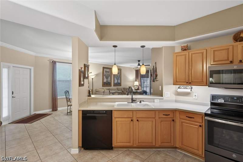 2 bedroom Condominium at 10109 Colonial Country Club Blvd 2410, Garden Lakes, Fort Myers — photo 4