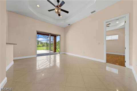 680 Mirror Lakes Ct, Lehigh Acres FL - photo 11 of 33