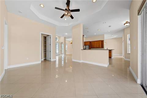 680 Mirror Lakes Ct, Lehigh Acres FL - photo 12 of 33