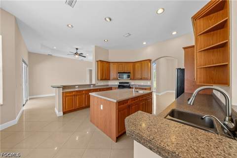 680 Mirror Lakes Ct, Lehigh Acres FL - photo 7 of 33