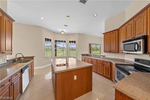 680 Mirror Lakes Ct, Lehigh Acres FL - photo 9 of 33