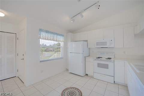 5709 Foxlake Dr 208, North Fort Myers FL - photo 16 of 28