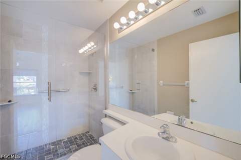 5709 Foxlake Dr 208, North Fort Myers FL - photo 18 of 28