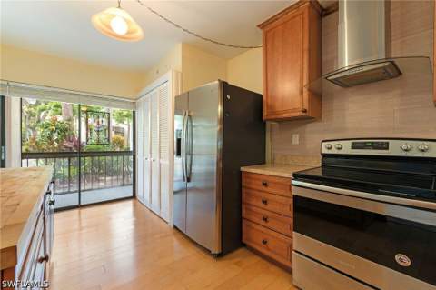 1820 Kings Lake Blvd 103, Naples FL - photo 10 of 26