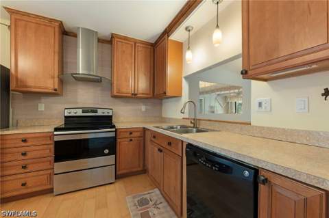 1820 Kings Lake Blvd 103, Naples FL - photo 9 of 26