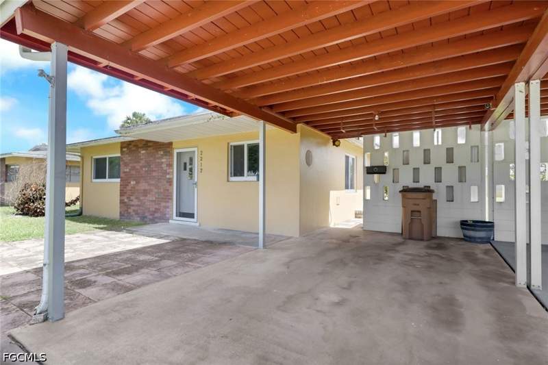 2 bedroom SingleFamilyResidence at 2212 E 6th St, Camille Gardens, Lehigh Acres — photo 4