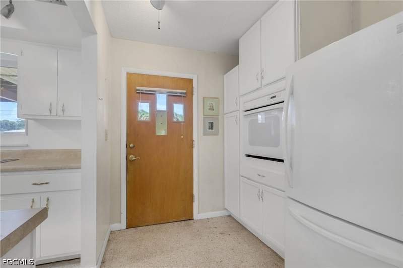 2 bedroom SingleFamilyResidence at 2212 E 6th St, Camille Gardens, Lehigh Acres — photo 5