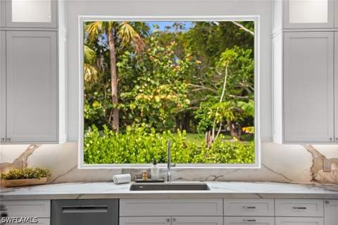 623 Park Shore Dr, Naples FL - photo 7 of 43