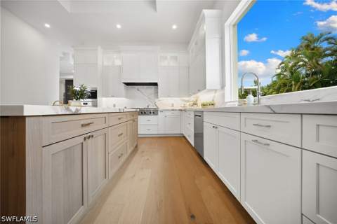 623 Park Shore Dr, Naples FL - photo 8 of 43