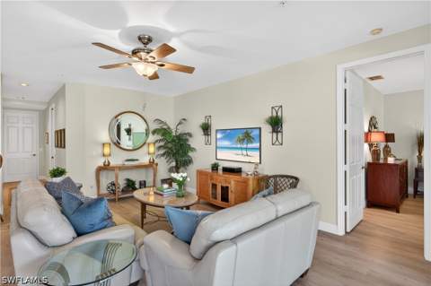 5035 Yacht Harbor Dr 103, Naples FL - photo 12 of 43