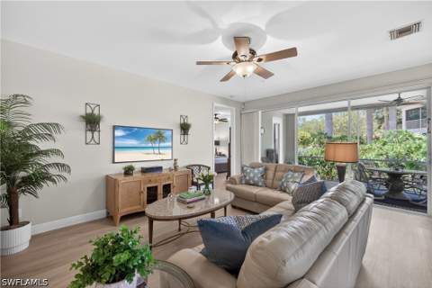 5035 Yacht Harbor Dr 103, Naples FL - photo 16 of 43