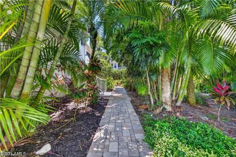 5035 Yacht Harbor Dr 103, Naples FL - photo 20 of 43