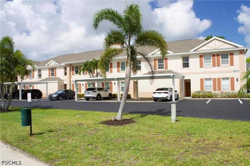 3 bedroom Condominium at 4213 Liron Ave 202, Liron Place, Fort Myers — photo 2