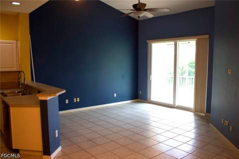 4213 Liron Ave 202, Fort Myers FL - photo 7 of 24