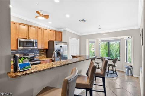 13710 Julias Way 924, Fort Myers FL - photo 10 of 28