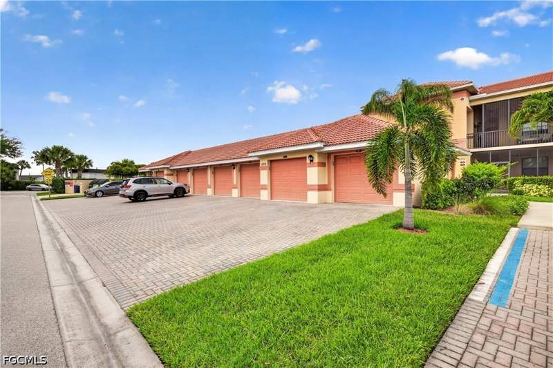 2 bedroom Condominium at 13710 Julias Way 924, Palmetto Cove, Fort Myers — photo 3