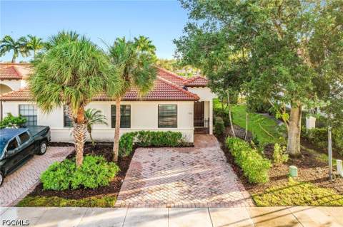 7542 Bristol Cir, Naples FL - photo 21 of 29
