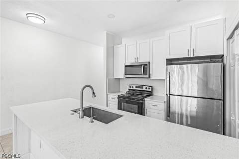 7542 Bristol Cir, Naples FL - photo 6 of 29