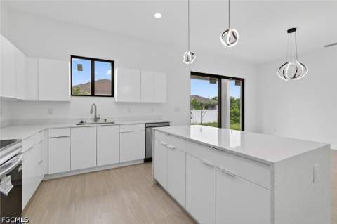 2441 NW 8th Ter, Cape Coral FL - photo 14 of 44
