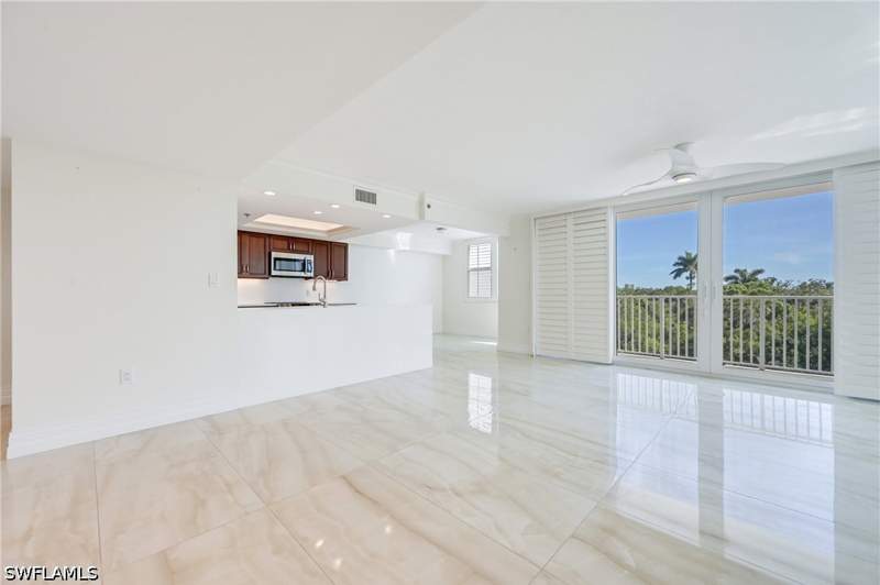 2 bedroom Condominium at 6361 Pelican Bay Blvd 202, St Lucia, Naples — photo 4