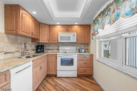 6102 Augusta Dr 207, Fort Myers FL - photo 6 of 42