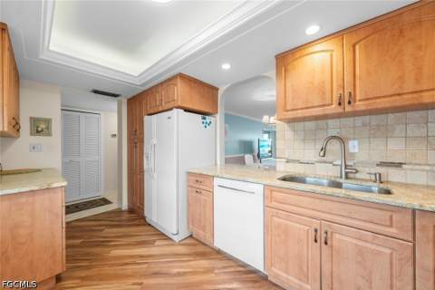 6102 Augusta Dr 207, Fort Myers FL - photo 7 of 42