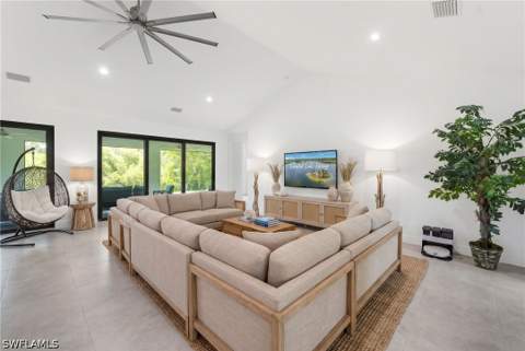 18355 Fairmont Dr, Naples FL - photo 16 of 47