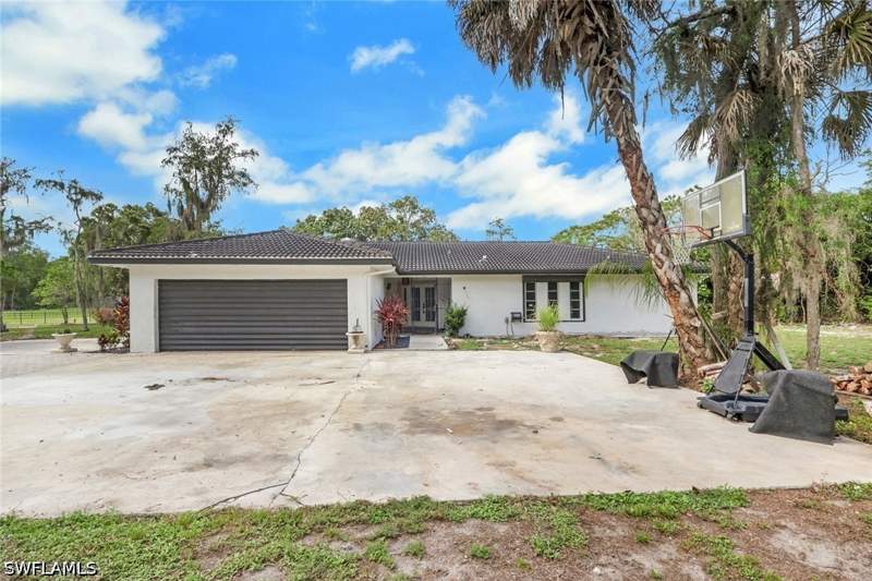 6 bedroom SingleFamilyResidence at 27126 Rue De Paix, Lakes Of San Souci, Bonita Springs — photo 4
