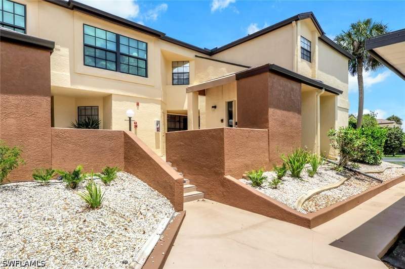 2 bedroom Condominium at 17280 Eagle Trce 6, Terraverde Country Club, Fort Myers — photo 3