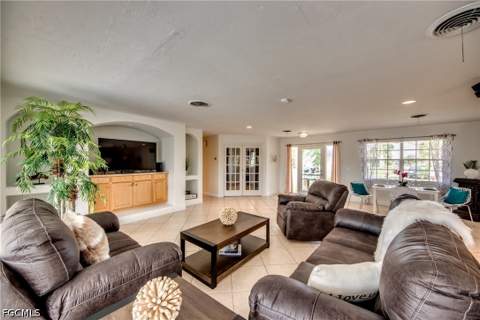 5359 Majestic Ct, Cape Coral FL - photo 11 of 45