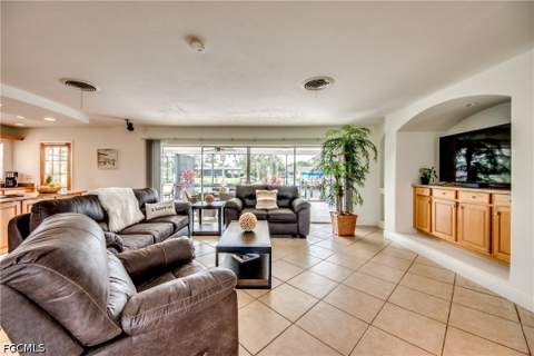 5359 Majestic Ct, Cape Coral FL - photo 8 of 45