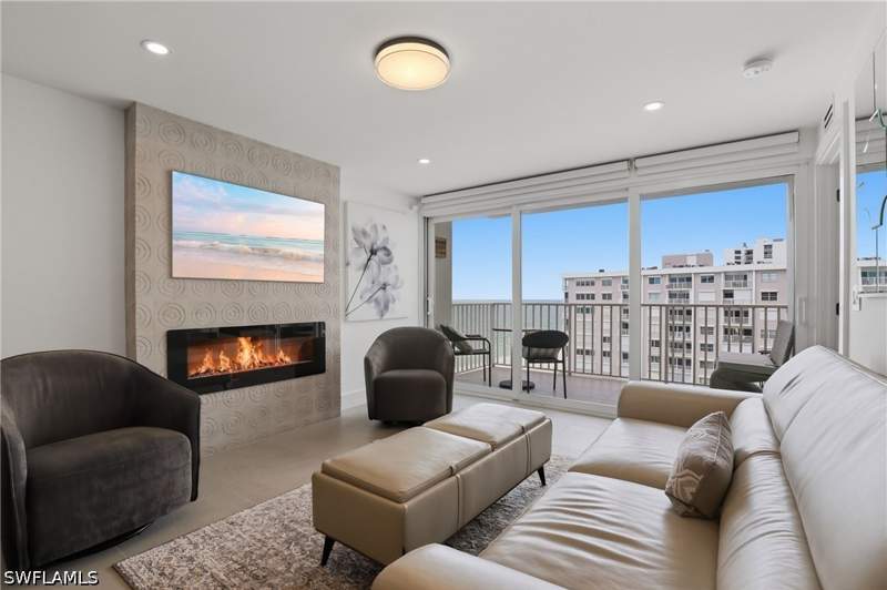 2 bedroom Condominium at 3443 Gulf Shore Blvd N 714, Naples Continental, Naples — photo 3