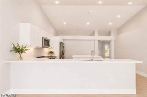 221 NW 29th Pl, Cape Coral FL - photo 12 of 33