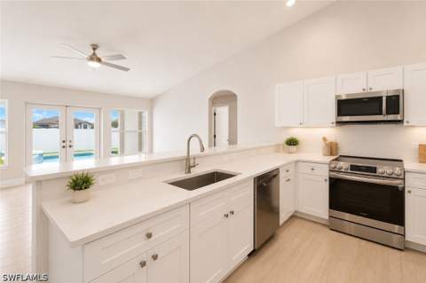 221 NW 29th Pl, Cape Coral FL - photo 14 of 33