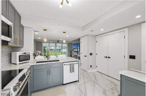 18010 San Carlos Blvd 33, Fort Myers Beach FL - photo 7 of 33