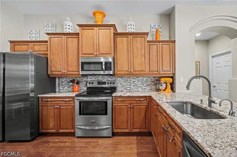 15220 Blackhawk Dr, Fort Myers FL - photo 11 of 32